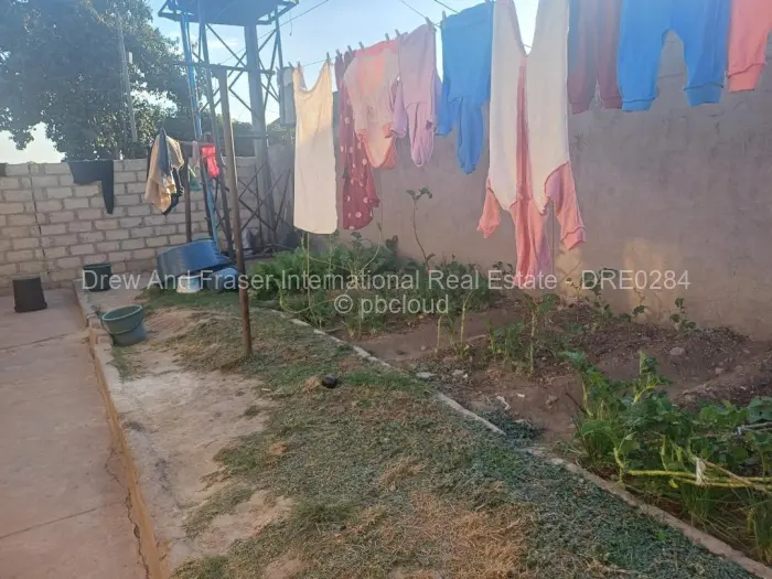 5 Bedroom House for Sale in Zengeza, Chitungwiza