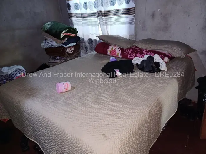 5 Bedroom House for Sale in Zengeza, Chitungwiza