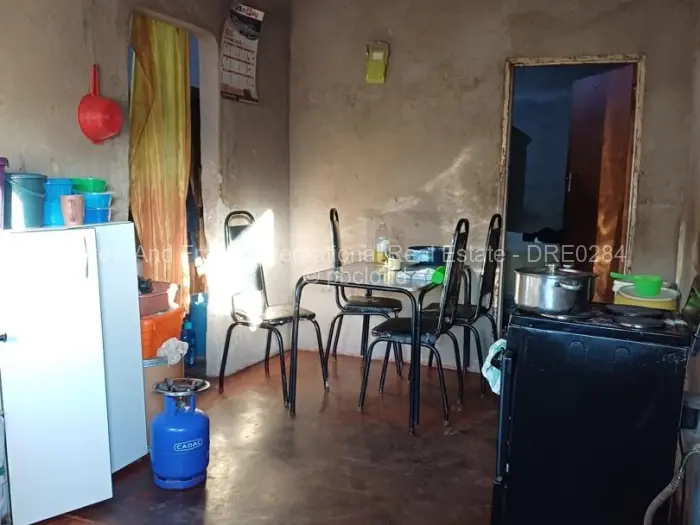 5 Bedroom House for Sale in Zengeza, Chitungwiza