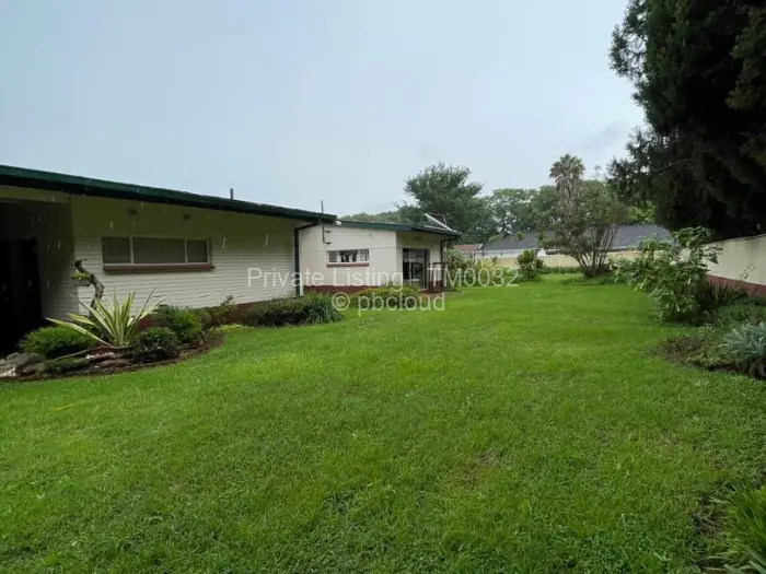 7 Bedroom House to Rent in Alexandra Park, Harare