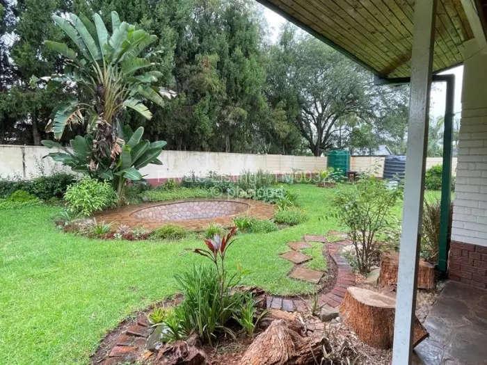 7 Bedroom House to Rent in Alexandra Park, Harare