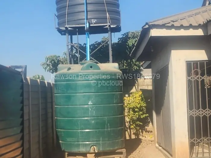 5 Bedroom House for Sale in Budiriro, Harare