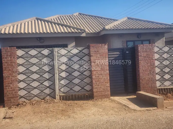 5 Bedroom House for Sale in Budiriro, Harare