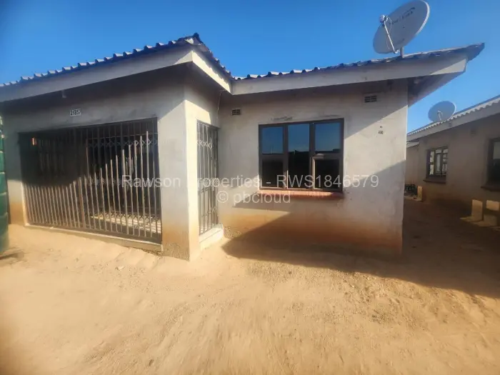 5 Bedroom House for Sale in Budiriro, Harare