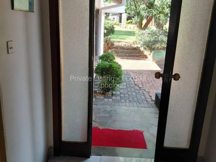 7 Bedroom House to Rent in The Grange, Harare