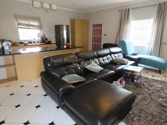 6 Bedroom House for Sale in Alexandra Park, Harare