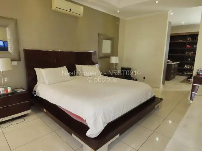 6 Bedroom House for Sale in Alexandra Park, Harare