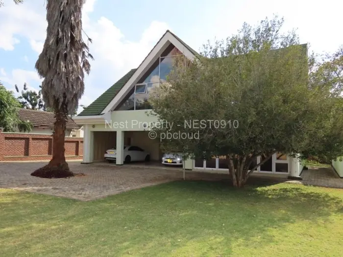 6 Bedroom House for Sale in Alexandra Park, Harare