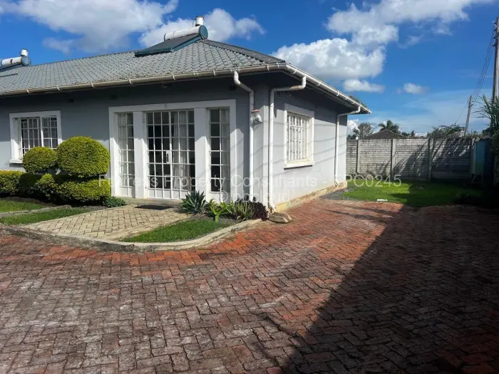 2 Bedroom Cottage/Garden Flat to Rent in Marlborough, Harare