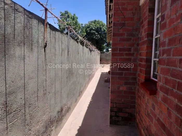 3 Bedroom House for Sale in St Marys, Chitungwiza
