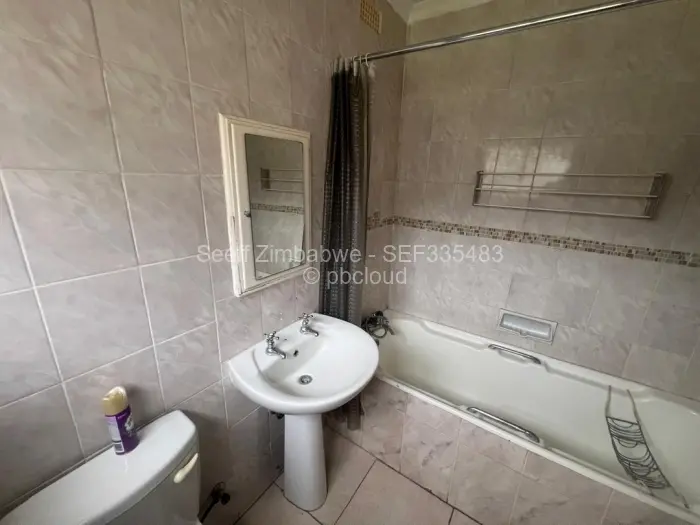 5 Bedroom House to Rent in Upper Hillside