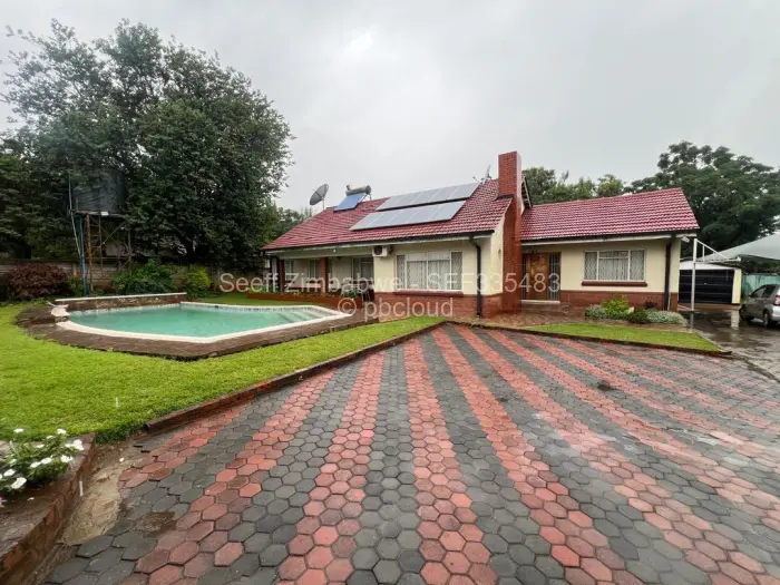 5 Bedroom House to Rent in Upper Hillside