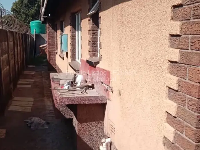 3 Bedroom House for Sale in Budiriro, Harare