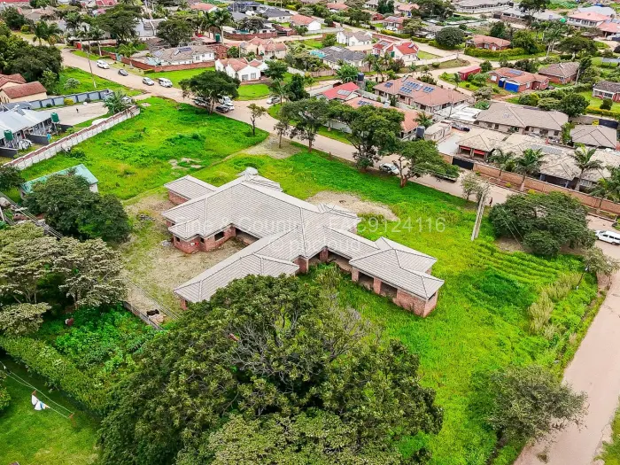 5 Bedroom House for Sale in Bluff Hill, Harare