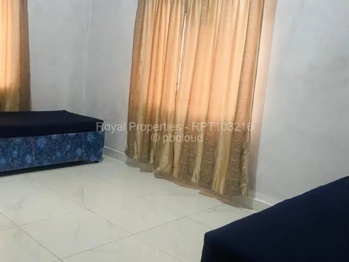 8 Bedroom House for Sale in Adelaide Pk Gweru, Gweru