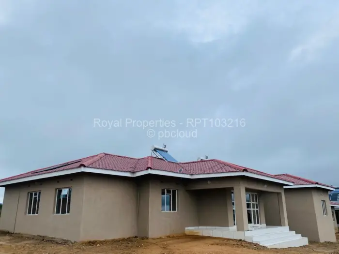 8 Bedroom House for Sale in Adelaide Pk Gweru, Gweru