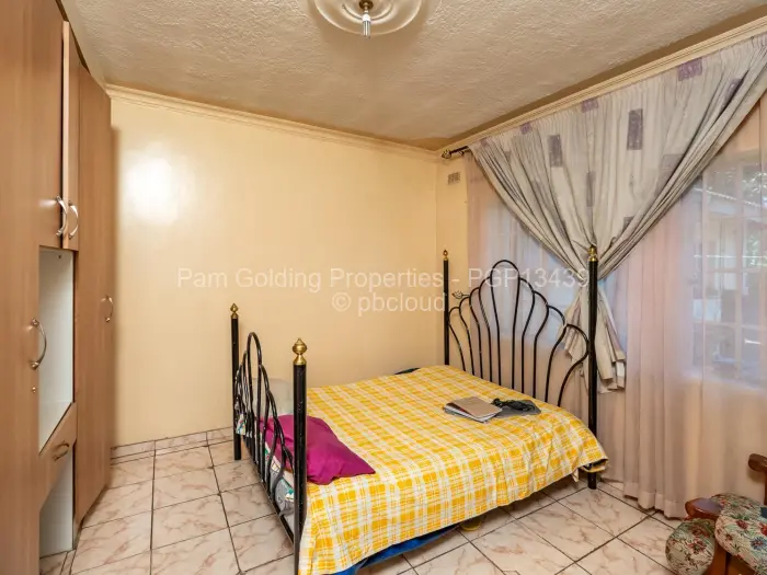 5 Bedroom House for Sale in Waterfalls, Harare