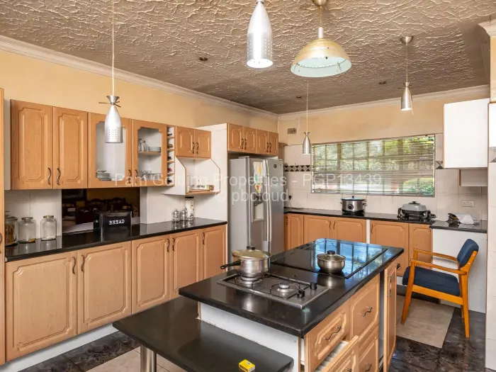 5 Bedroom House for Sale in Waterfalls, Harare