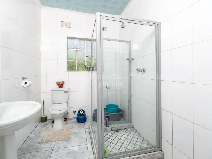 5 Bedroom House for Sale in Waterfalls, Harare