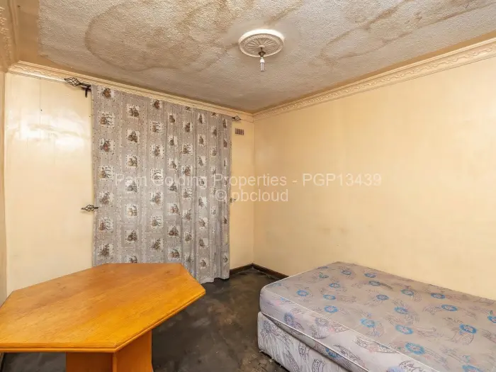 5 Bedroom House for Sale in Waterfalls, Harare