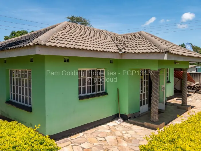 5 Bedroom House for Sale in Waterfalls, Harare