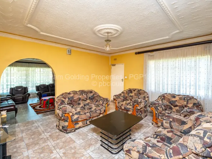 5 Bedroom House for Sale in Waterfalls, Harare