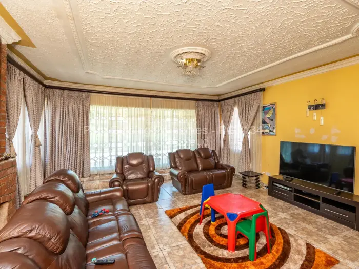 5 Bedroom House for Sale in Waterfalls, Harare