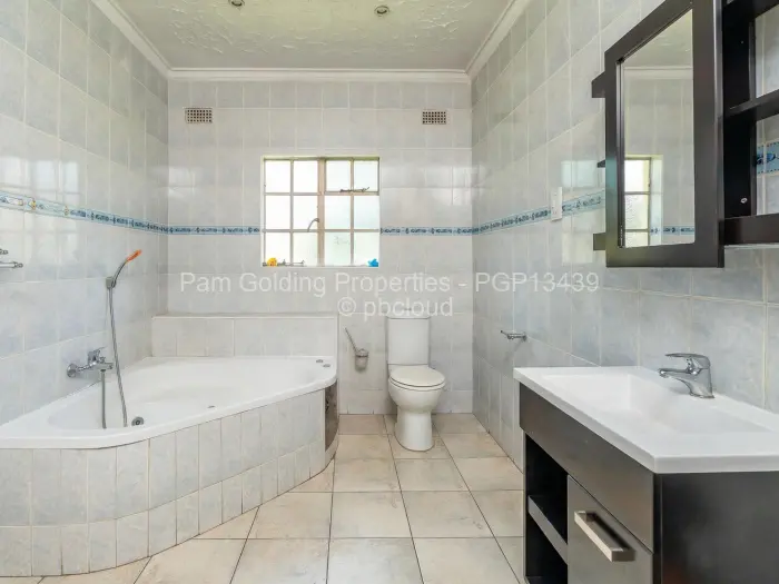 5 Bedroom House for Sale in Waterfalls, Harare