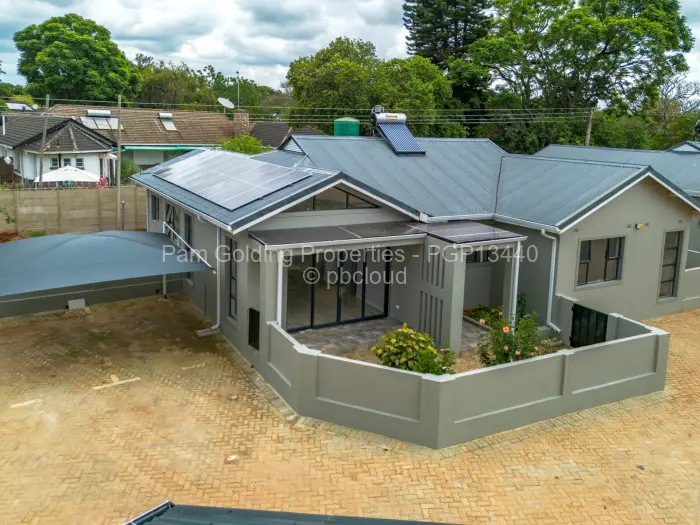 Townhouse/Cluster to Rent in Northwood, Harare