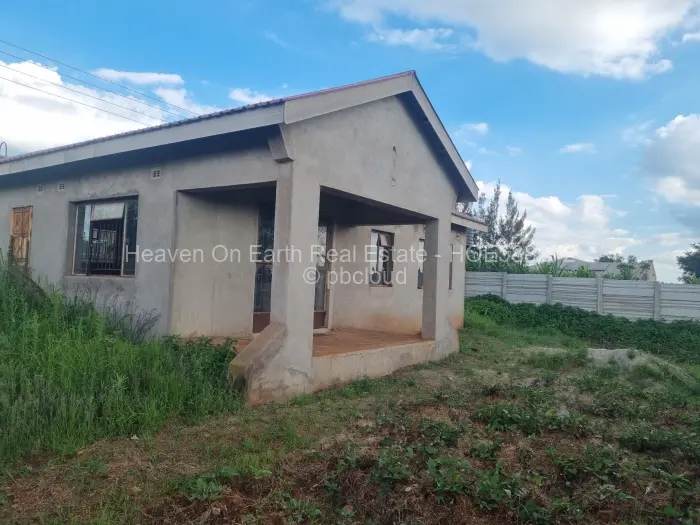 2 Bedroom House for Sale in Hatcliffe, Harare