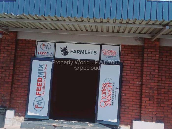 Retail/Shop to Rent in Waterfalls, Harare