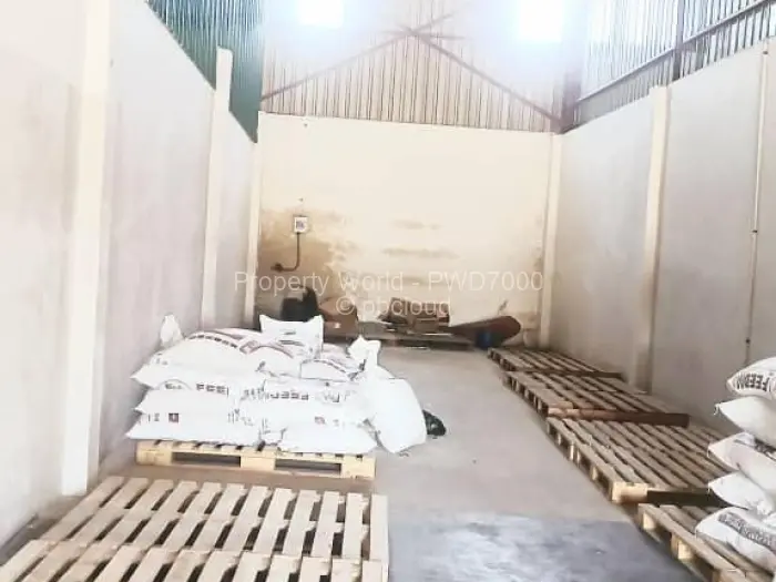 Retail/Shop to Rent in Waterfalls, Harare