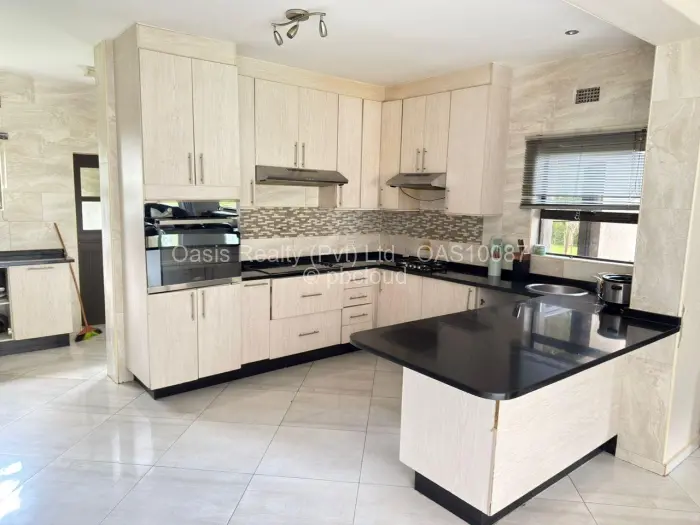 Townhouse/Cluster for Sale in Chisipite, Harare