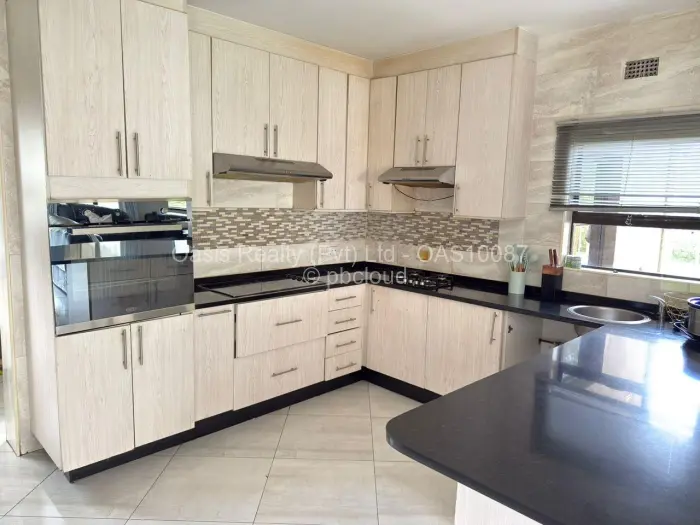 Townhouse/Cluster for Sale in Chisipite, Harare