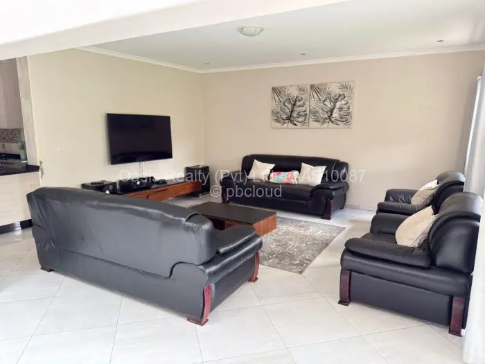 Townhouse/Cluster for Sale in Chisipite, Harare