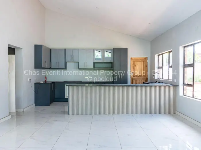 Townhouse/Cluster for Sale in Mabelreign, Harare