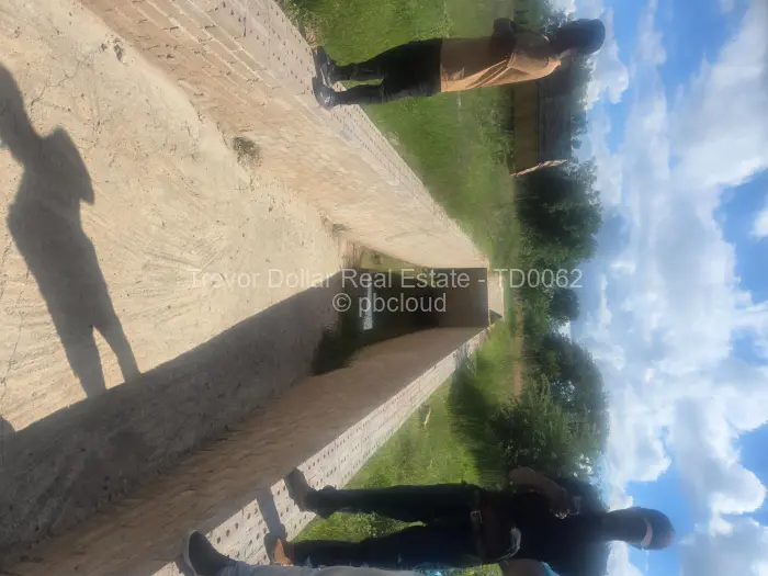 Farm/Plot for Sale in Figtree, Figtree