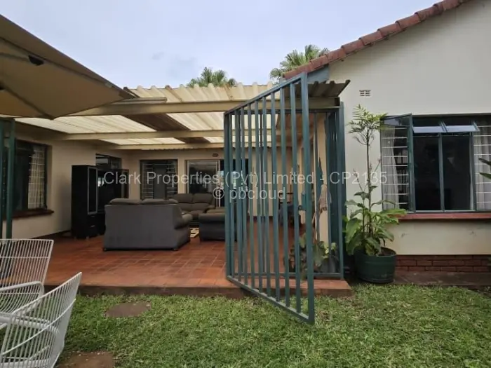 Townhouse/Cluster for Sale in Greendale North, Harare