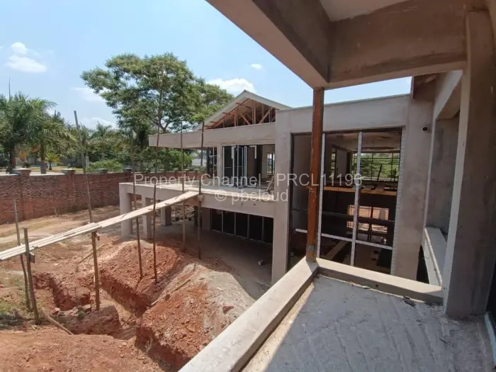 6 Bedroom House for Sale in Gletwin Park, Harare