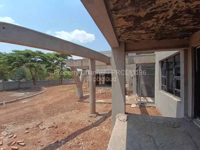 6 Bedroom House for Sale in Gletwin Park, Harare