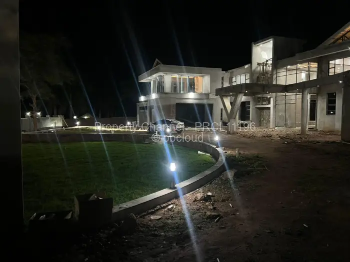 6 Bedroom House for Sale in Gletwin Park, Harare