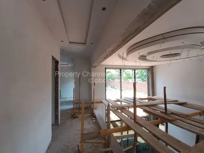 6 Bedroom House for Sale in Gletwin Park, Harare