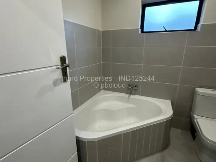 Townhouse/Cluster to Rent in Quinnington, Harare