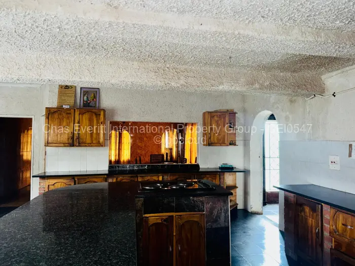 9 Bedroom House to Rent in Selbourne Park, Bulawayo