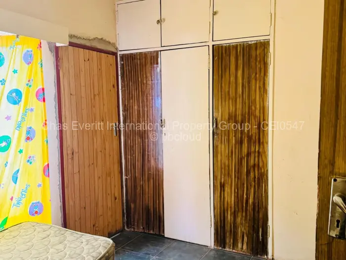 9 Bedroom House to Rent in Selbourne Park, Bulawayo