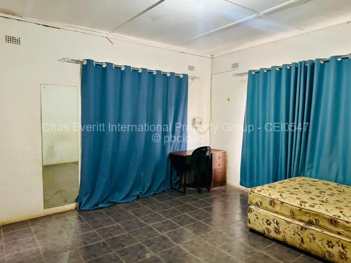 9 Bedroom House to Rent in Selbourne Park, Bulawayo