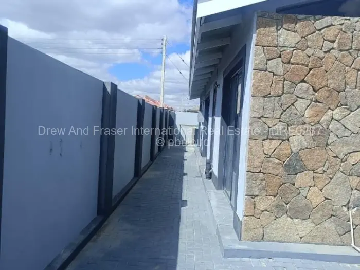 4 Bedroom House for Sale in Mabvazuva Estates, Ruwa