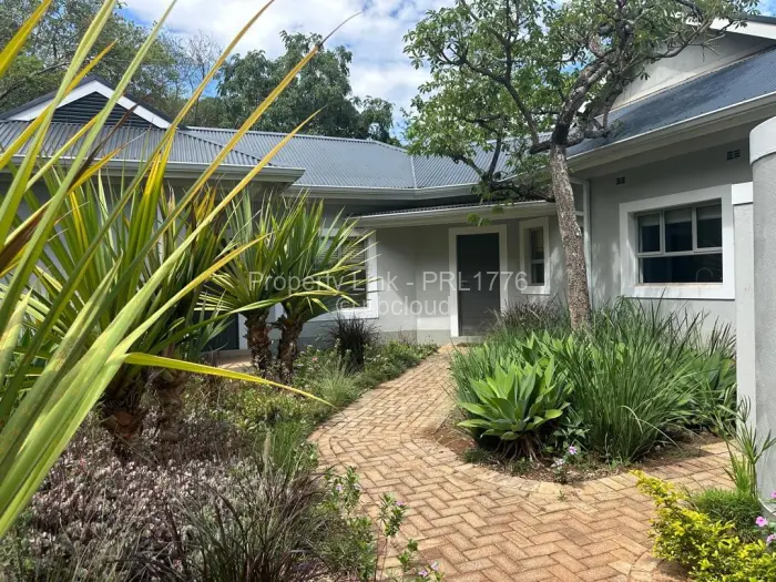 Townhouse/Cluster for Sale in Borrowdale, Harare