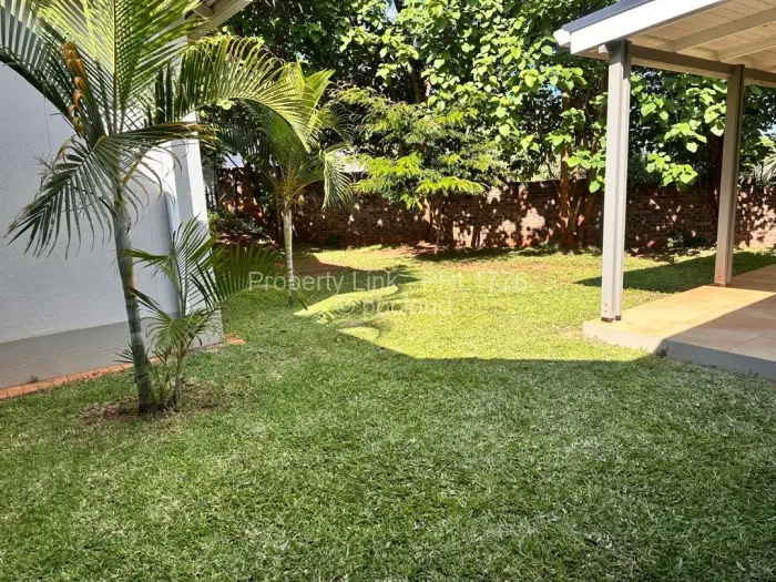 Townhouse/Cluster for Sale in Borrowdale, Harare