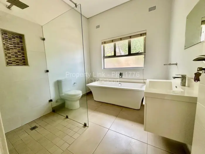 Townhouse/Cluster for Sale in Borrowdale, Harare